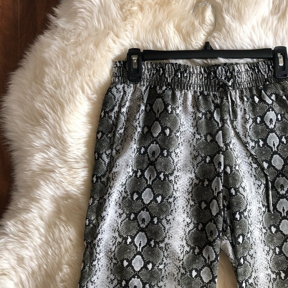 Show Me Your Mumu Tass Party Snakeprint Pants M - Picture 7 of 10